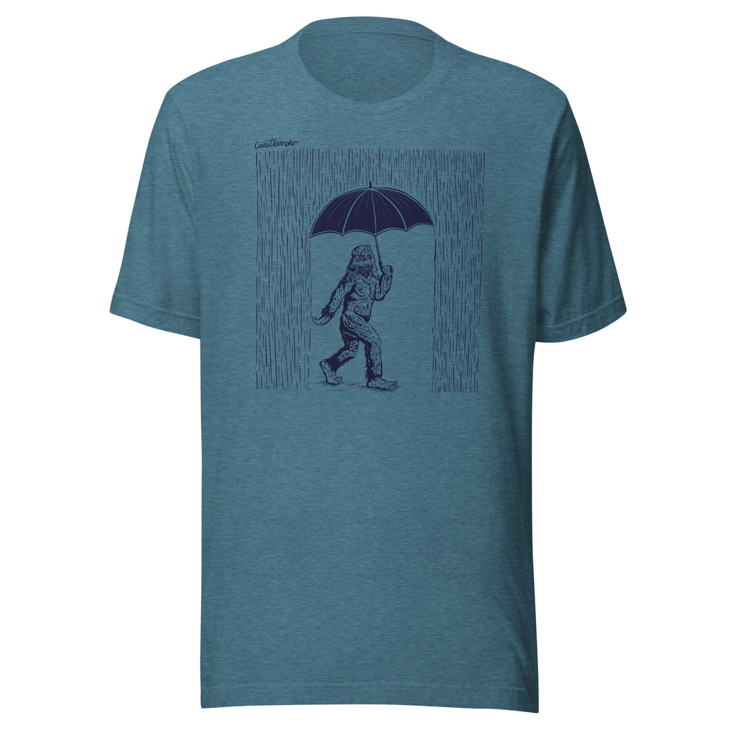 Big Foot in Rain - Unisex t-shirt